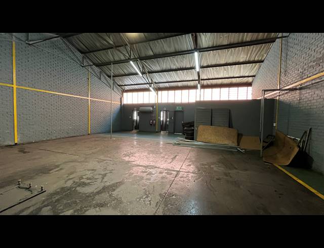 301M² WAREHOUSE FOR SALE IN ISANDO